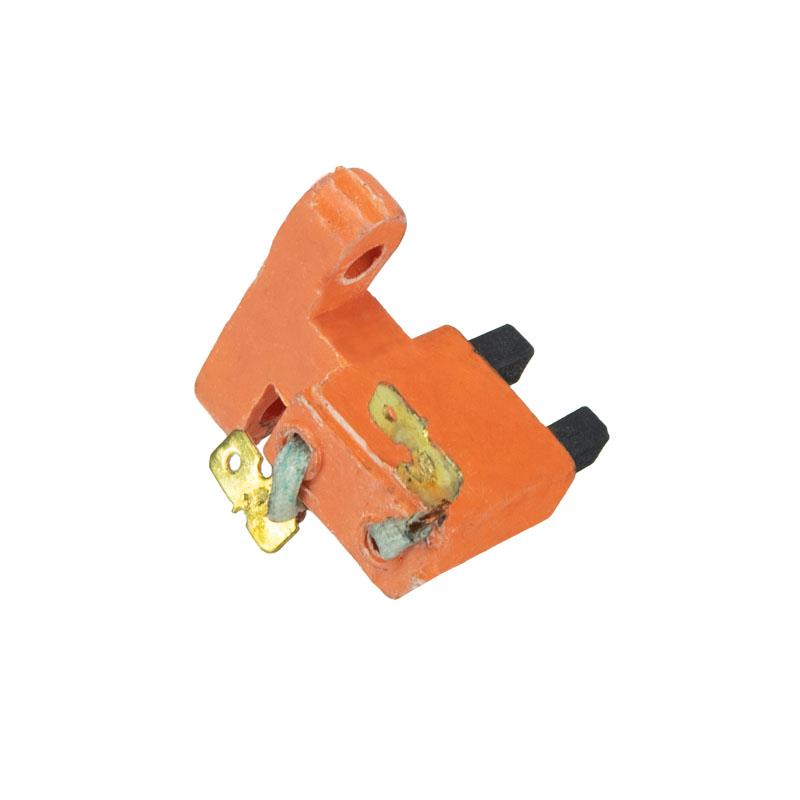 JUEGO CARBONES ALTERNADOR GENERADOR TK136-155-156-157 TAKUMA